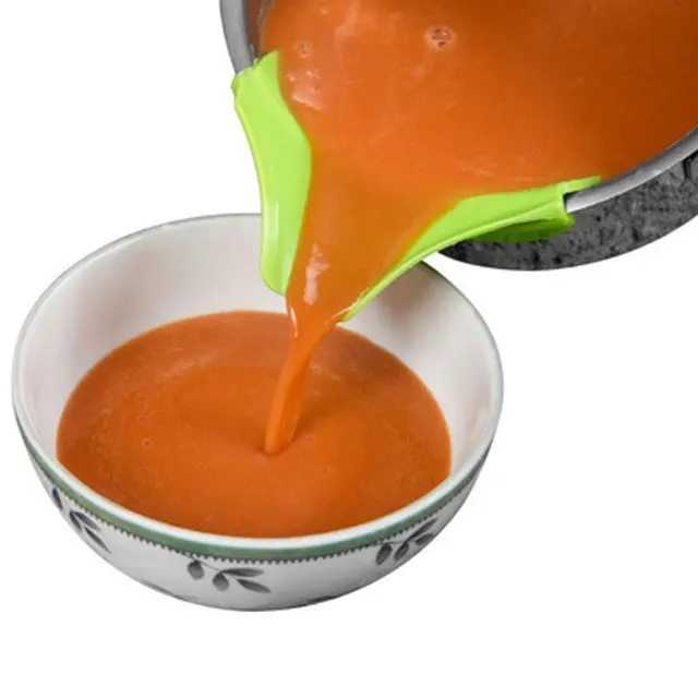 Silicone Liquid Funnel Anti-spill Slip On Pour Soup Spout Funnel for Pots Pans and Bowls and Jars Kitchen Gadget Tool