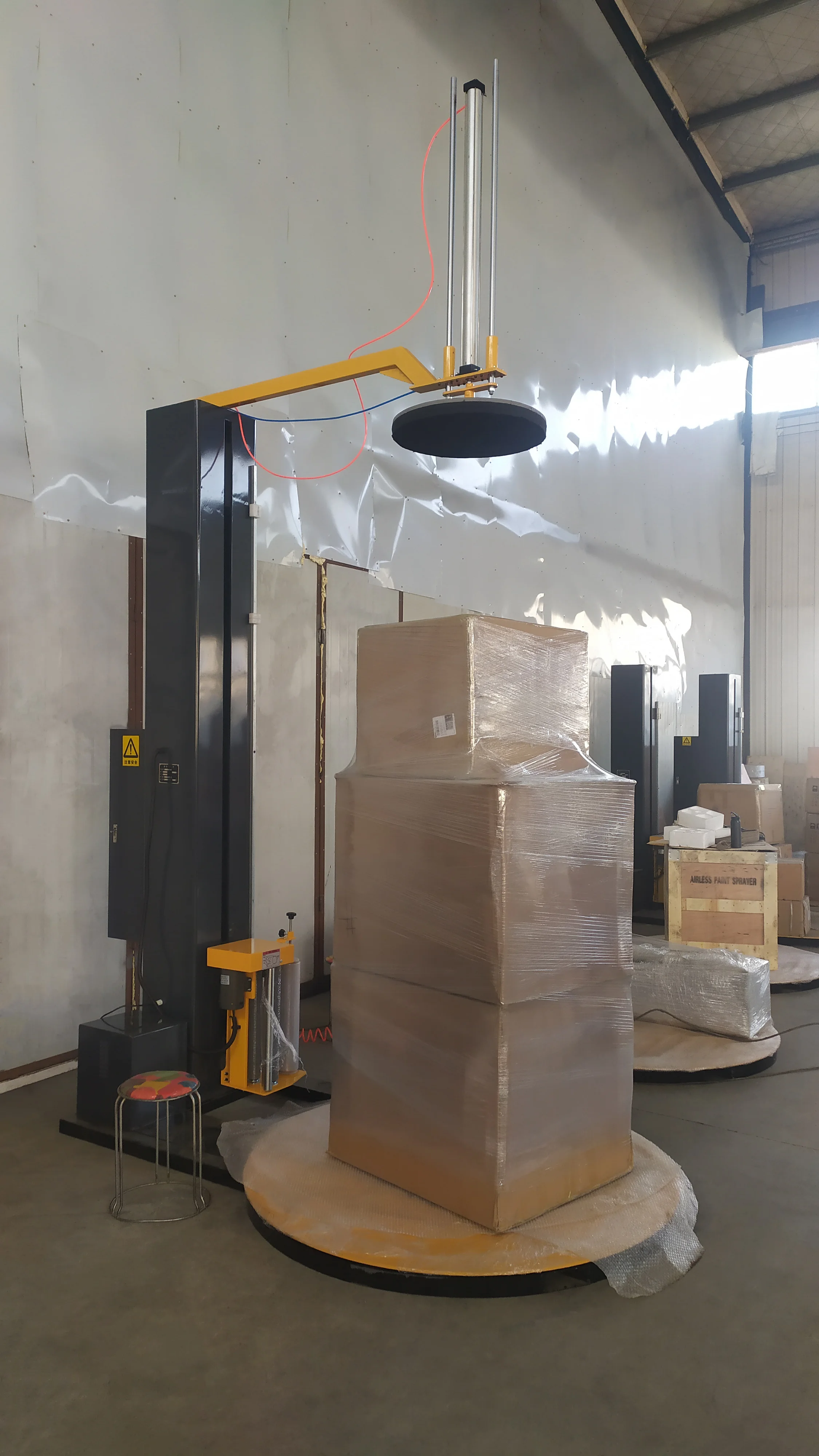 UCR-T1650D Top Presser Semi Auto Turntable Pallet Stretch Wrapper Wrapping Machine