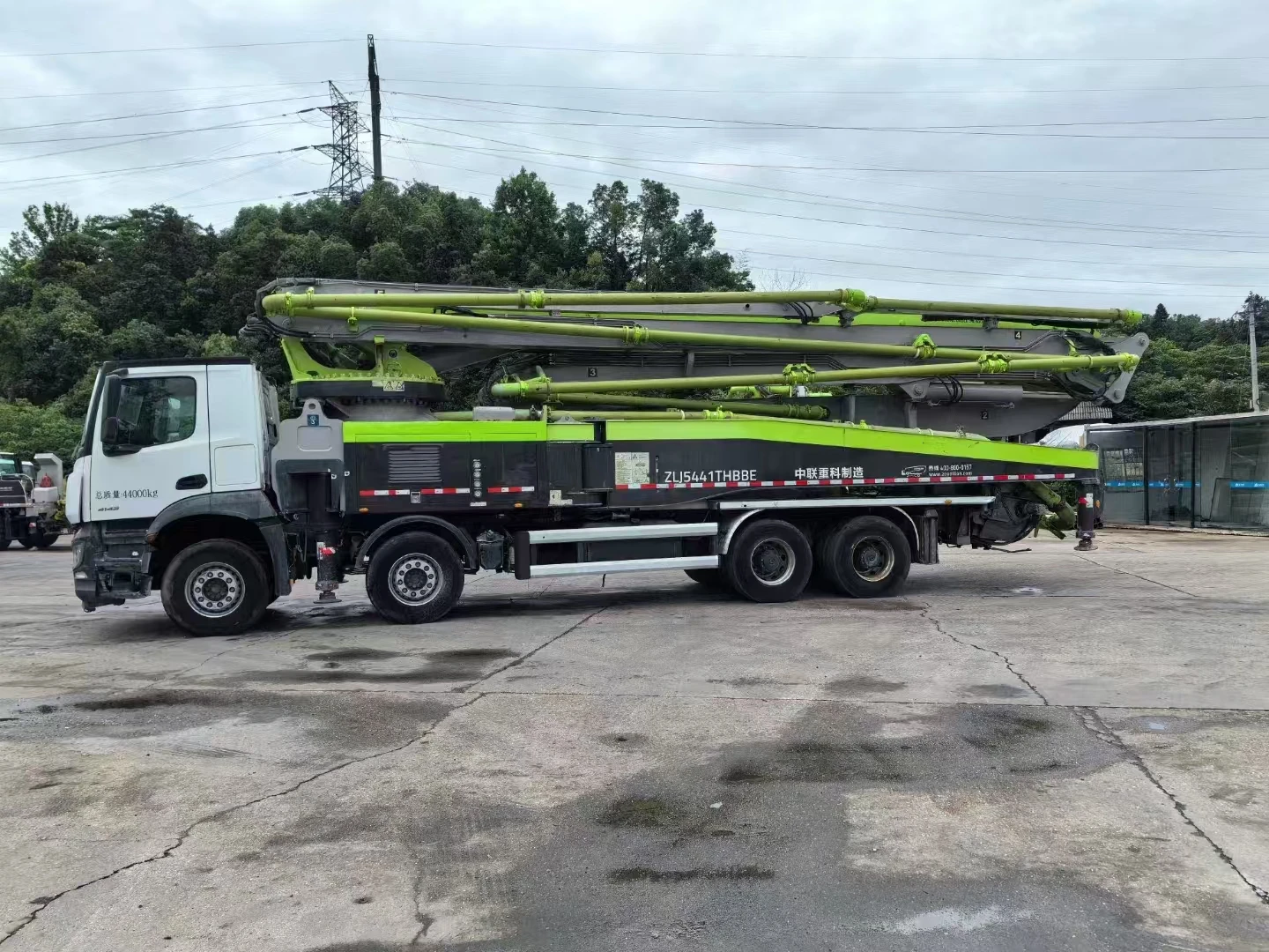 Many hot sale 20 years Zoomlion Mercedes Benz 56 meters used ZLJ5441THBBE concrete pump trucks