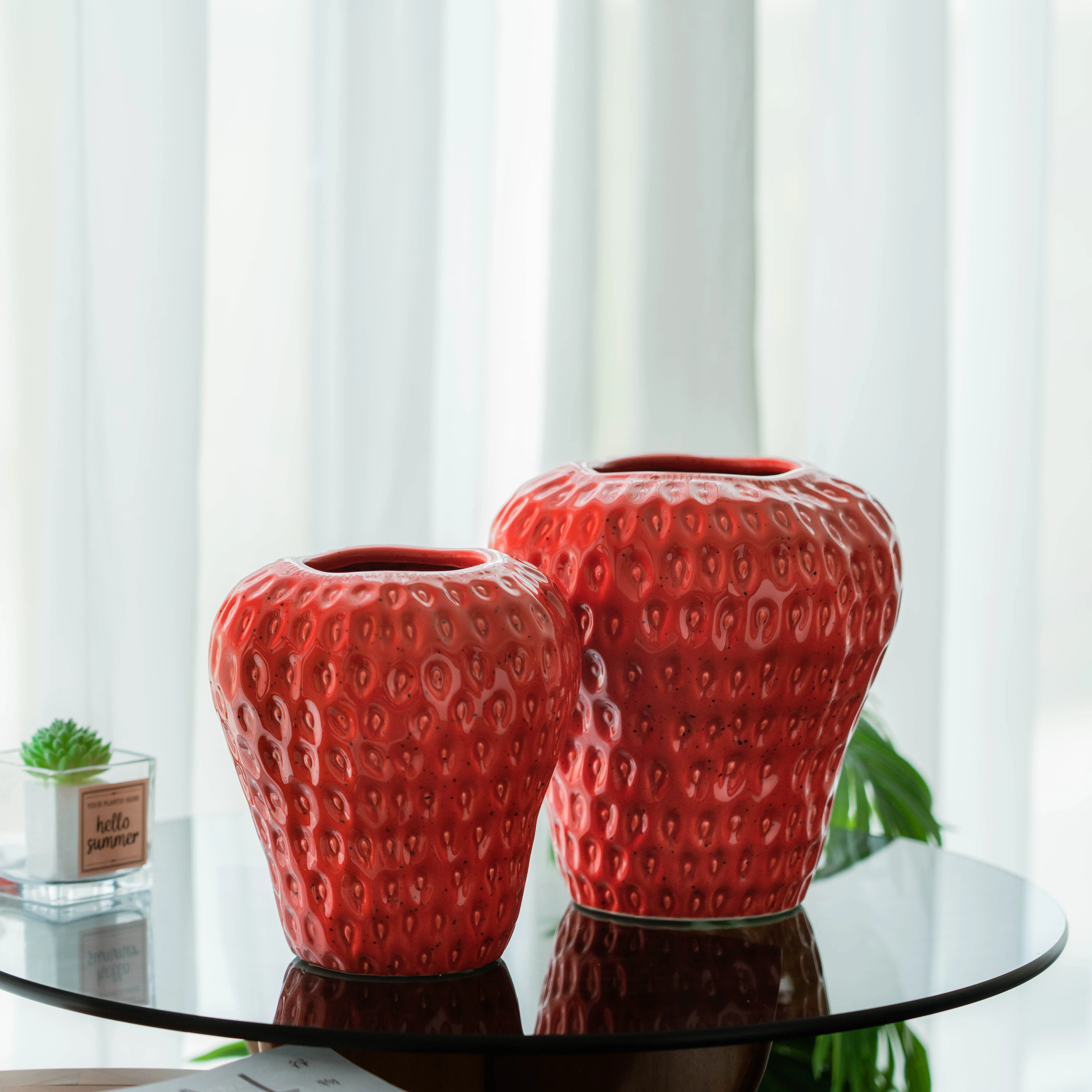 Wholesale New Modern Design Unique emboss Design big strawberry vases ceramic vases for flowers