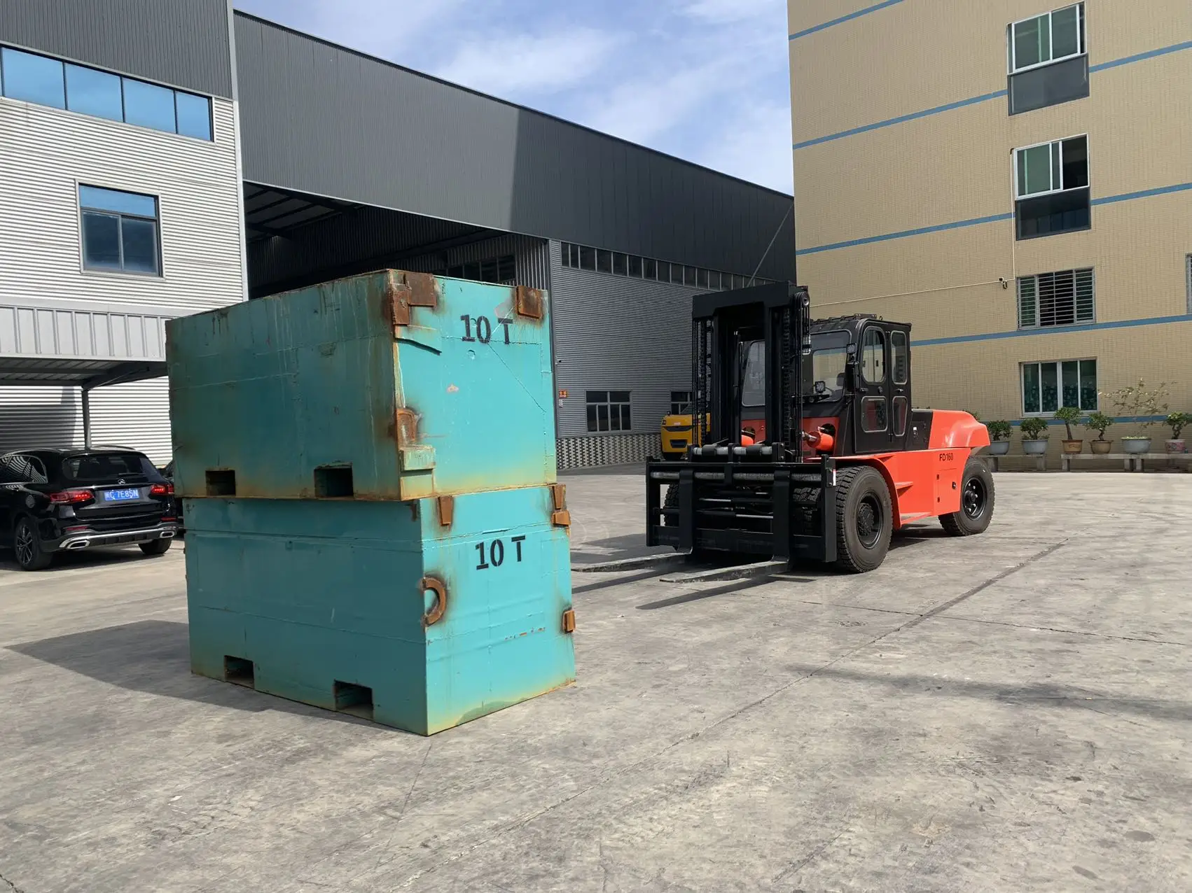 Xinghao heavy duty Container Montacargas large fork lift 30 ton 33 ton diesel forklift truck Fork Lift Truck Diesel Forklifts