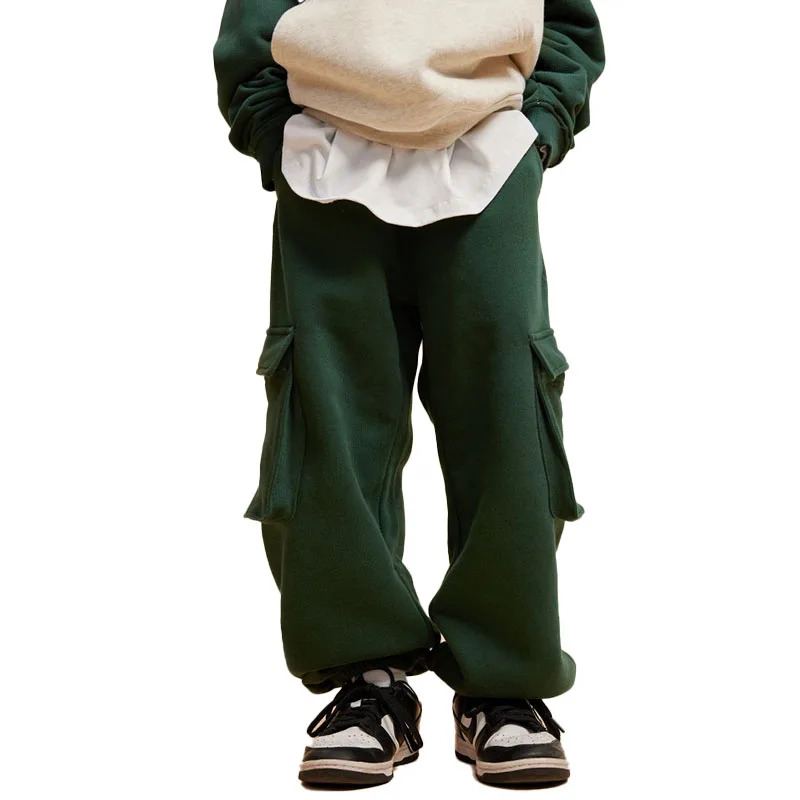 Custom 365gsm essential kids clothes high quality thick fleece sweatpants pocket cuffed cargo pants children winter clothes
