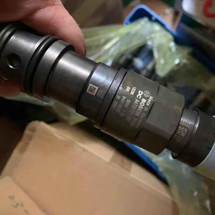 Genuine and New Fuel Injector 0445120302 0445120303 0986435646 Detroit DD15   A4720701187 A 472 070 11 87  A4720701087