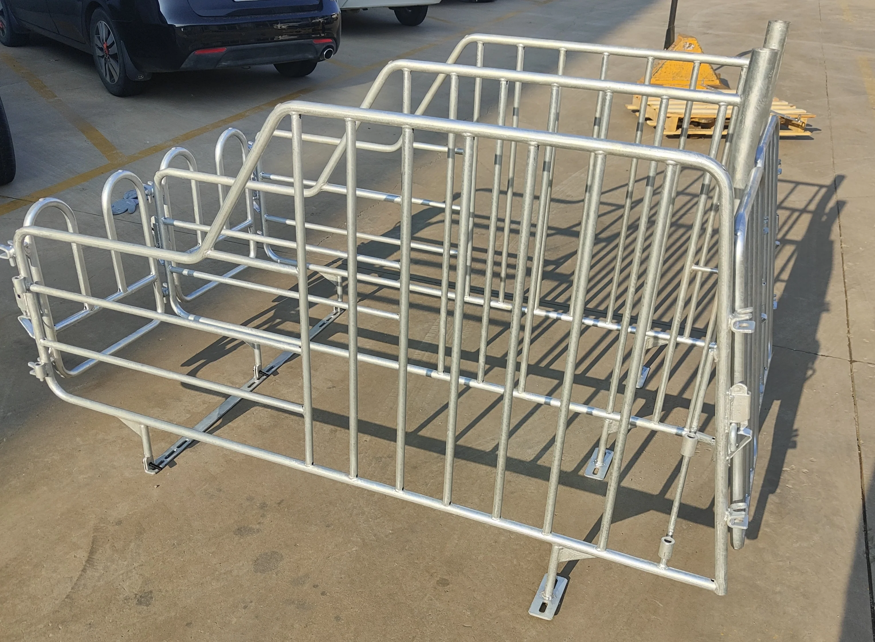 Sow Gestation Bed Galvanized Pig Farrowing Crates Pen Pig Flooring Stall Farrowing Bed Sow Equipment for sale