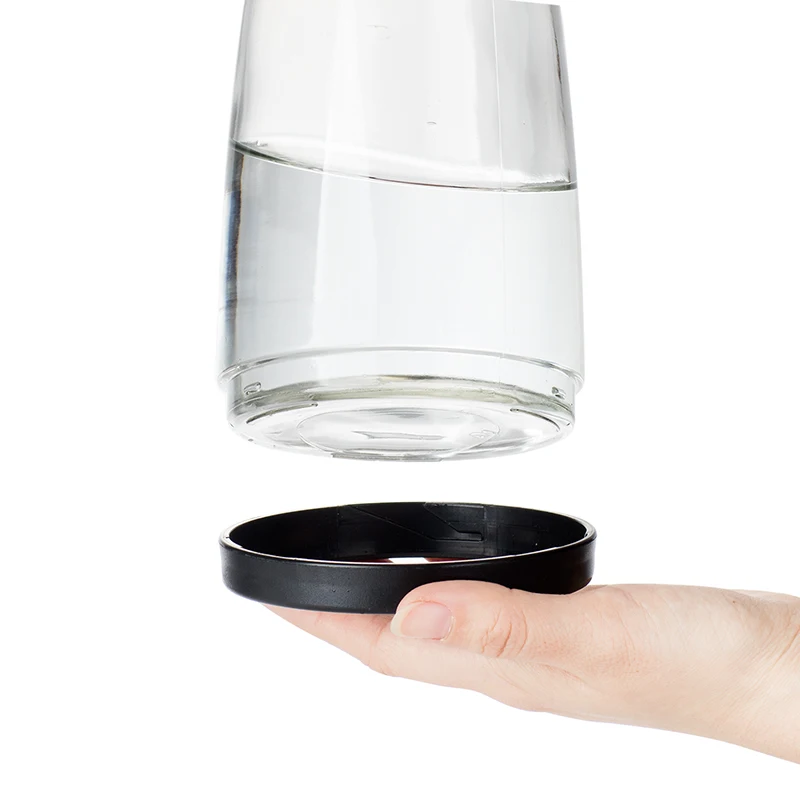 1000ml clear glass carafe water pitcher dispenser jug with plastic pour lid and base for home restaurant