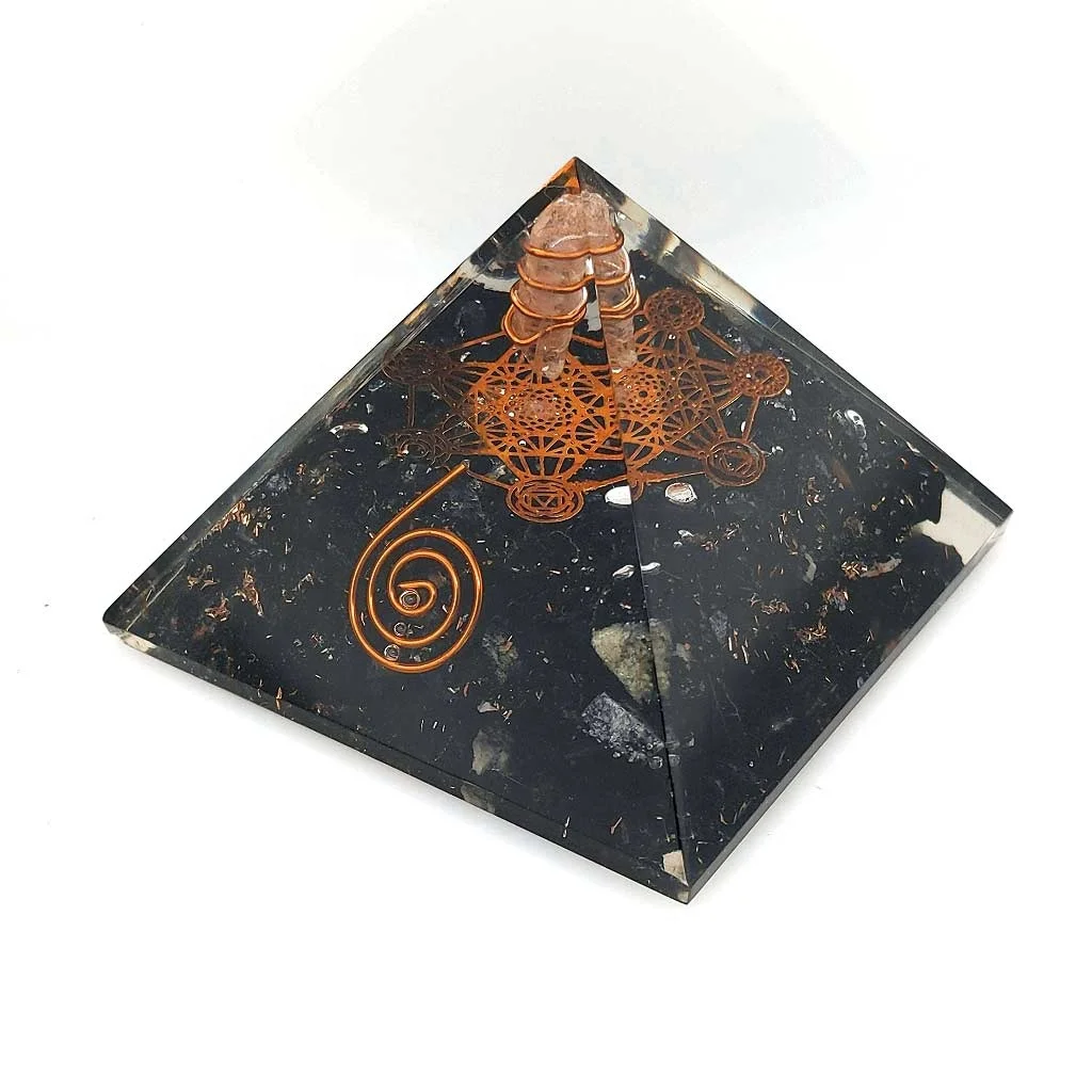 Пирамида из черного турмалина и камня органита | Символ ом чакры оргонит черная турмалиновая Хрустальная пирамида Металлическая для медитации