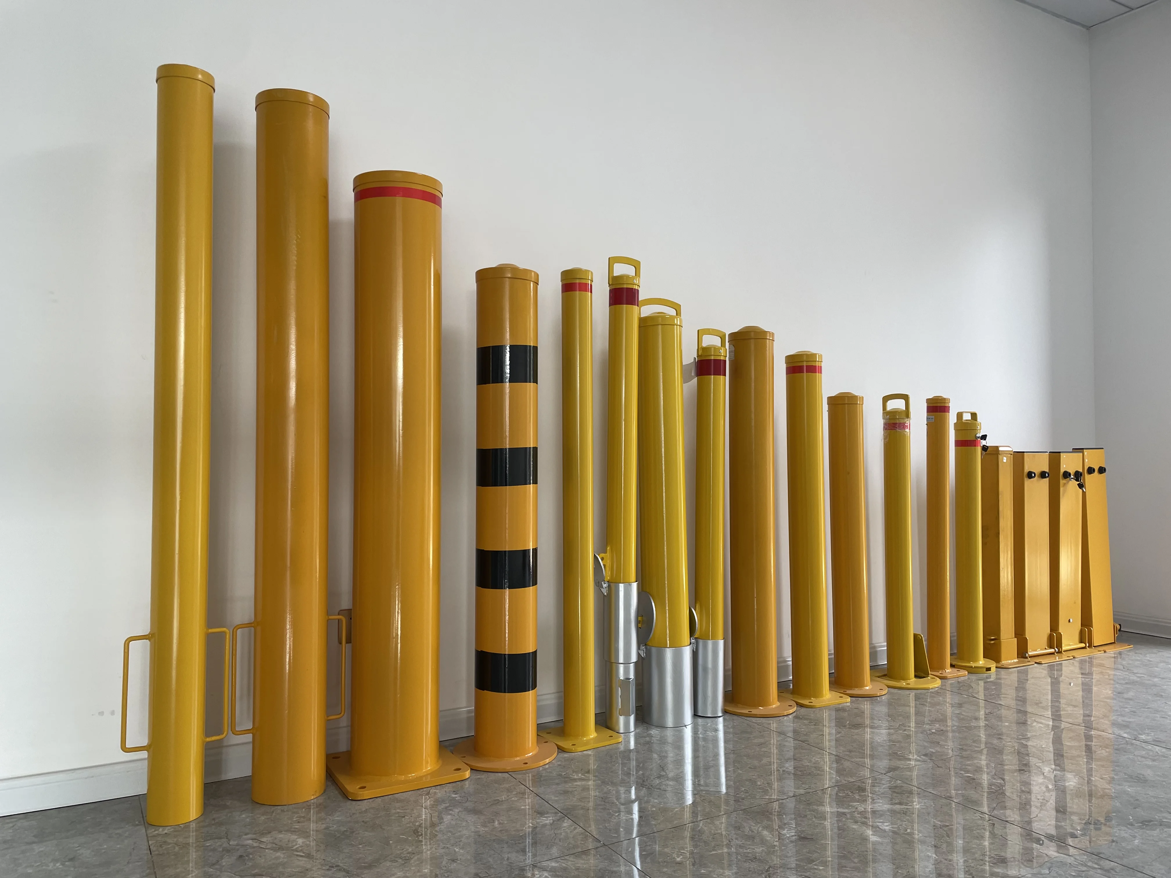 Australia Steel Safety Bollard Post Metal Car Parking Barrier Security Bollard Road Traffic Barrier Types of Bollard
