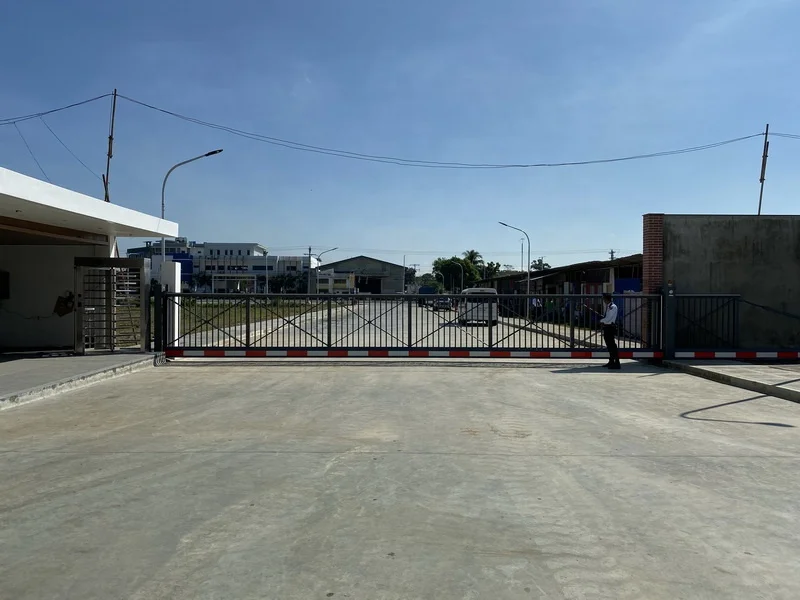 Chinese sliding gate and motor operated sliding gate with 10 years warranty motor