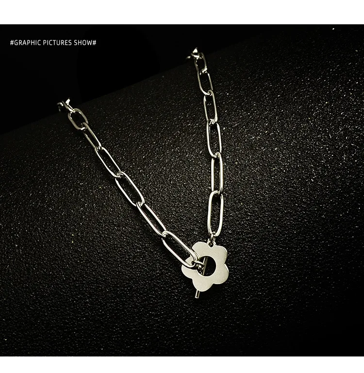 
Personality Korean Vintage Thick Chain Necklace Golden Fashion Flower Pendant Necklace 
