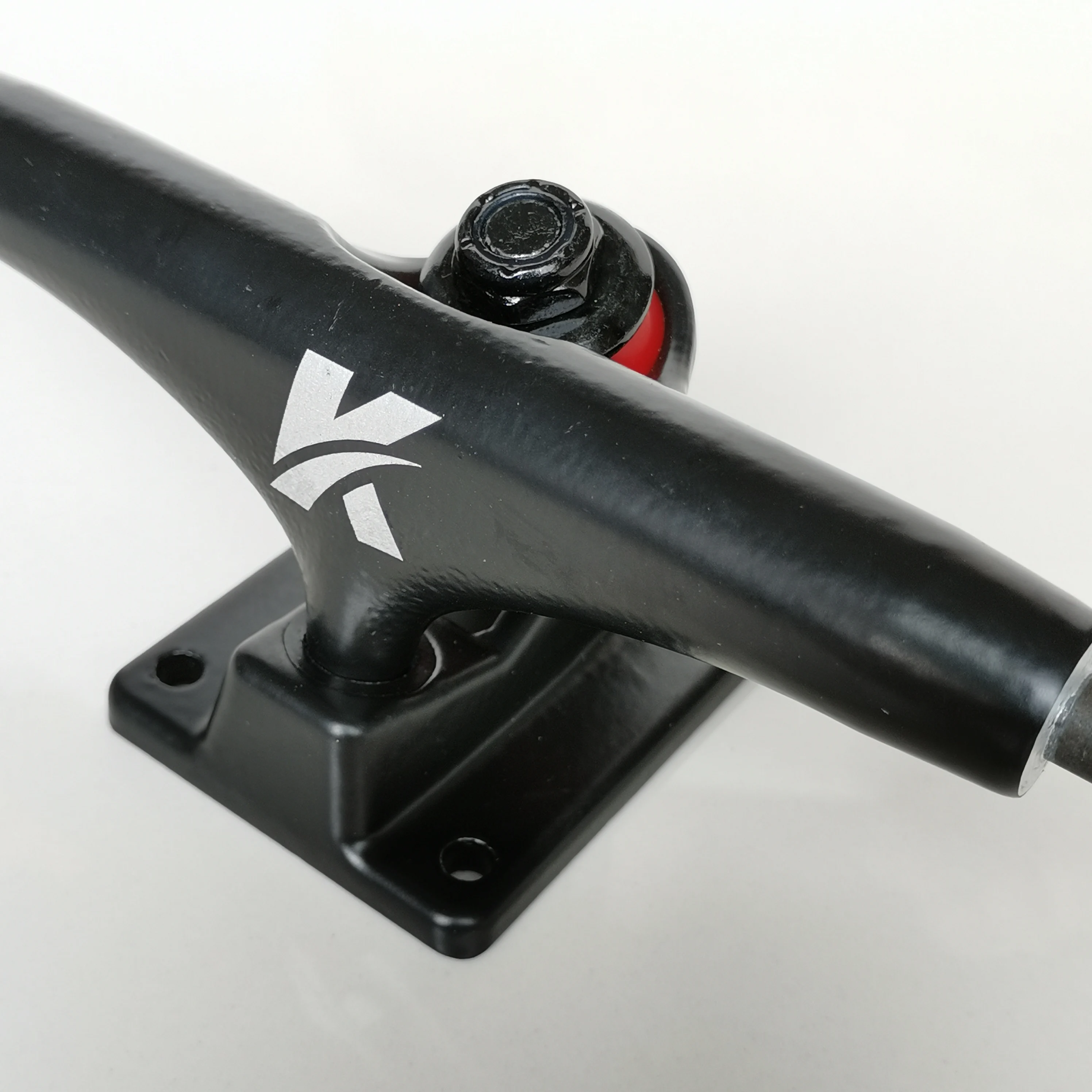 Kingsk8 Skateboard 5.0 inch Heavy Duty cast Pro Skateboard Trucks Custom OEM/ODM skateboard truks