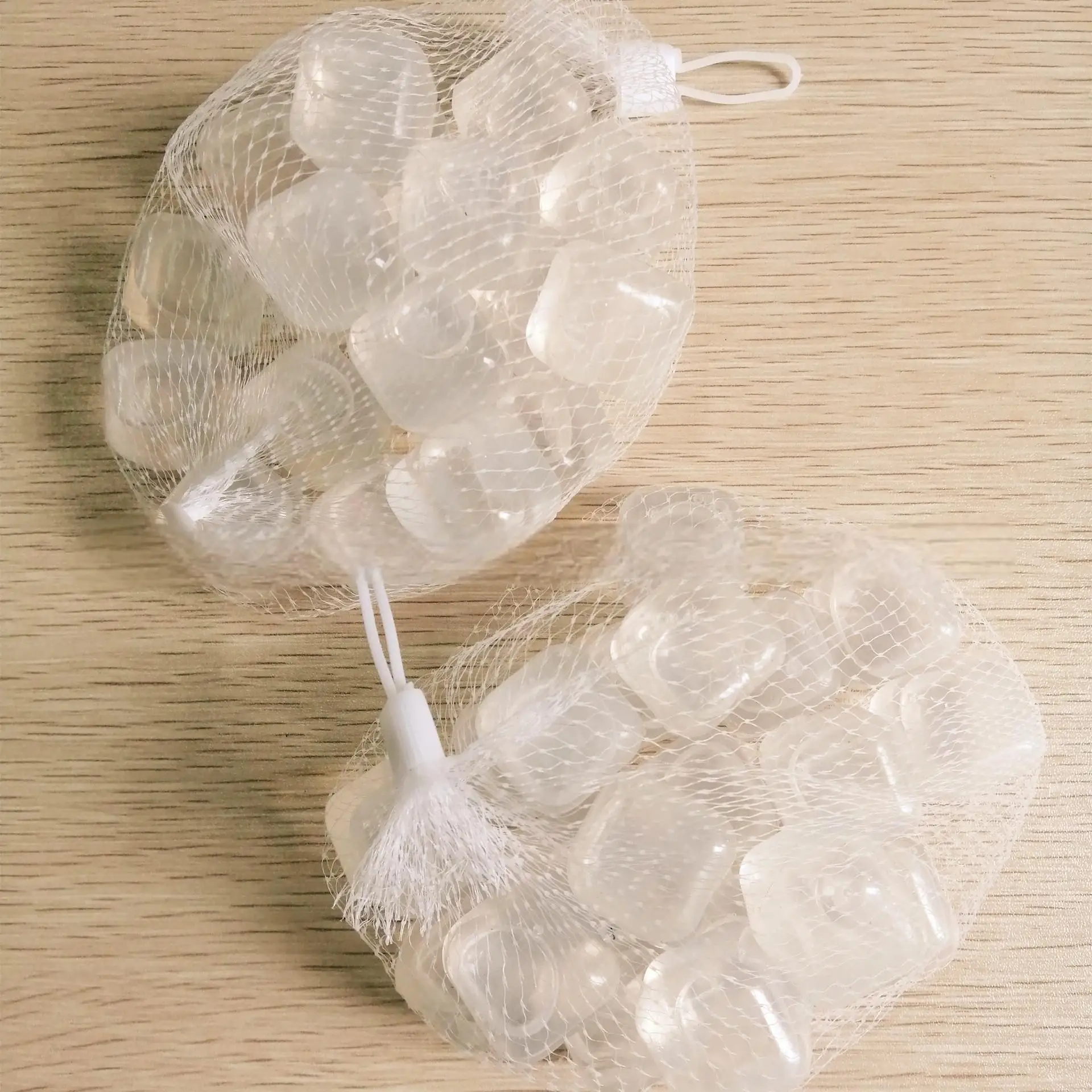 Quick-frozen ice cubes 20 pieces ice cube mold travel outdoor can be repeatedly used ice cubes freezing cooling cycle