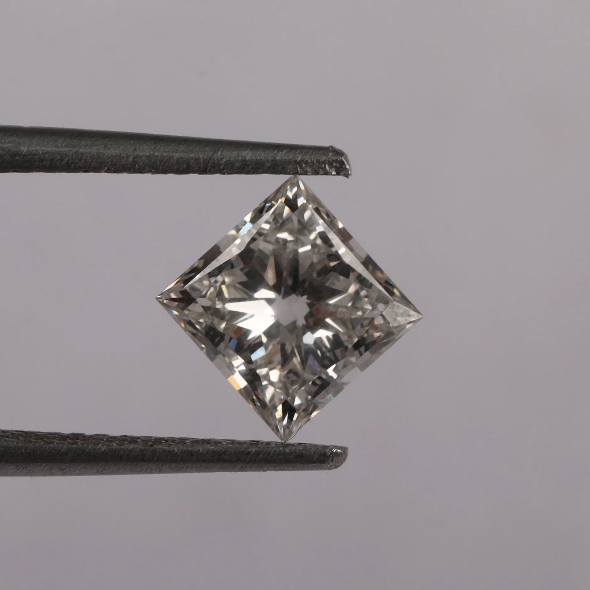 3.0 CARAT PRINCESS CUT LAB GROWN DIAMOND NATURAL WHITE COLOUR FILLED LAB CREATED DIAMOND LOOSE STONE FOR CUSTOMISED JEWELRY