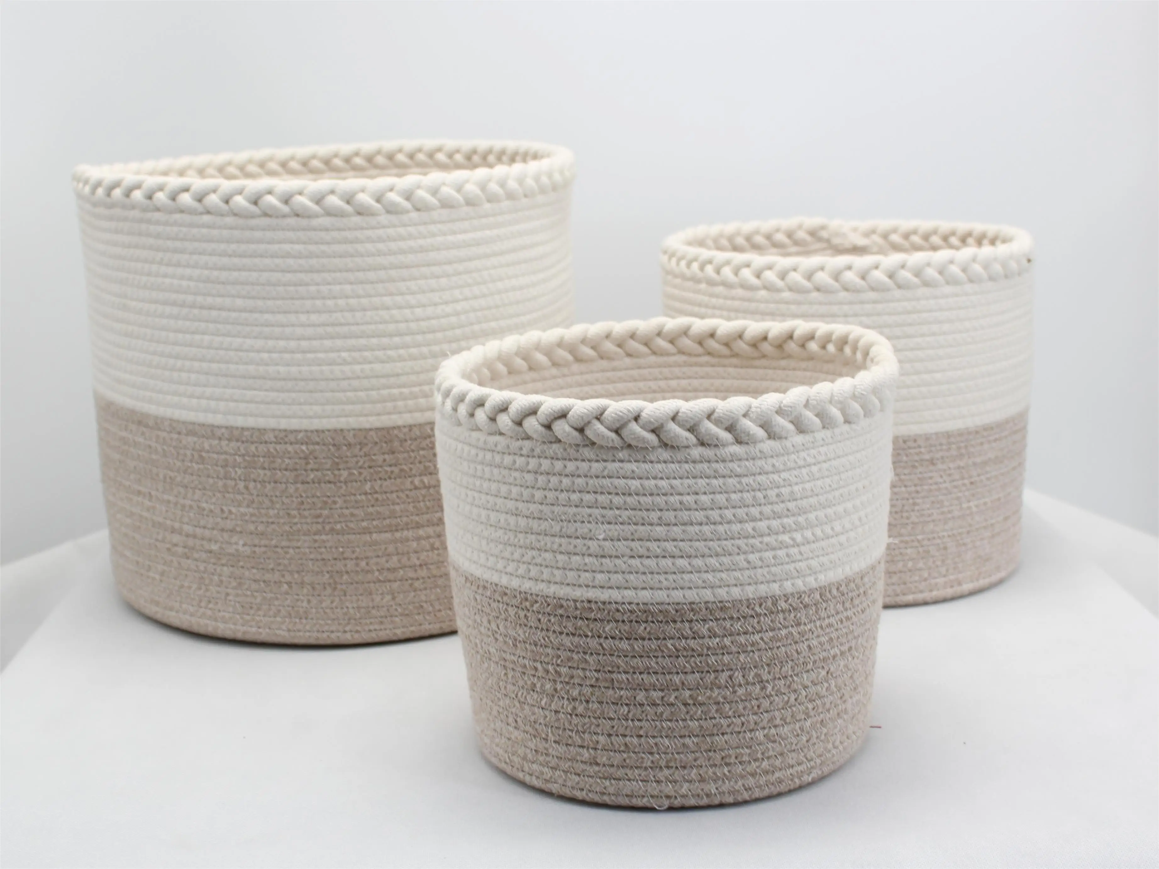 Large Weaving Cotton Rope Basket Handmade Woven Round Laundry Basket Blanket Nursery Woven Storage Bin