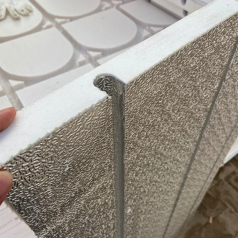GMP Certified PU Polyurethane Insulated Roof and Wall Sandwich Panel White Metal Steel Building Color Easy Material Origin Core