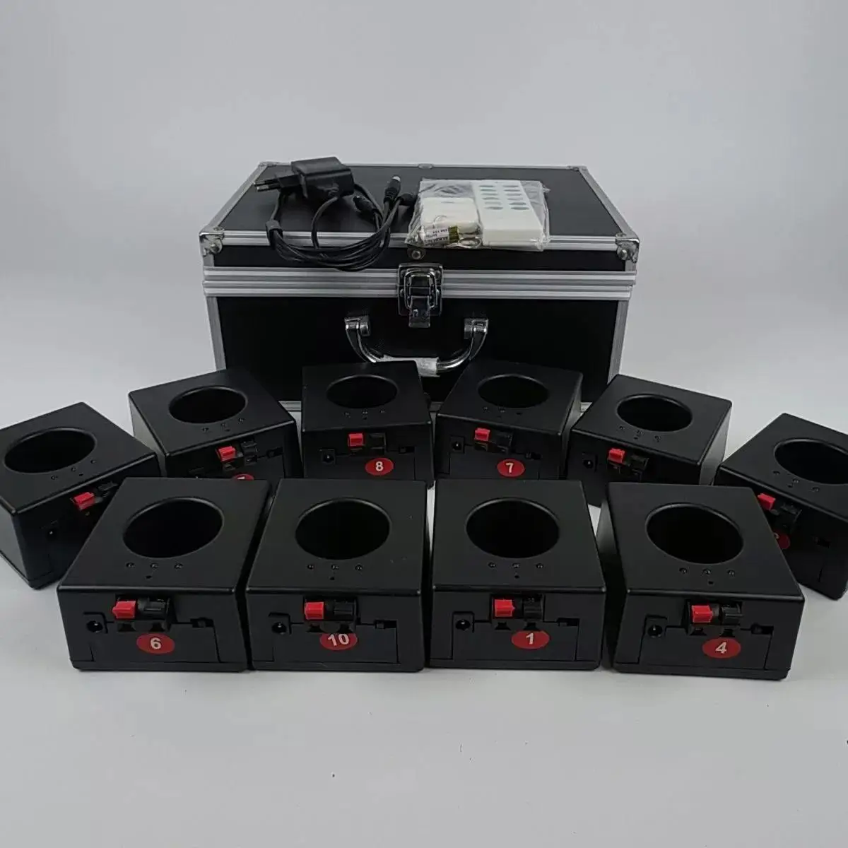 Tops 8 Cue Cold Flame Spark Ignition System Indoor Pyro Fire Machine with Remote Control for Stage Effects Fireworks Display