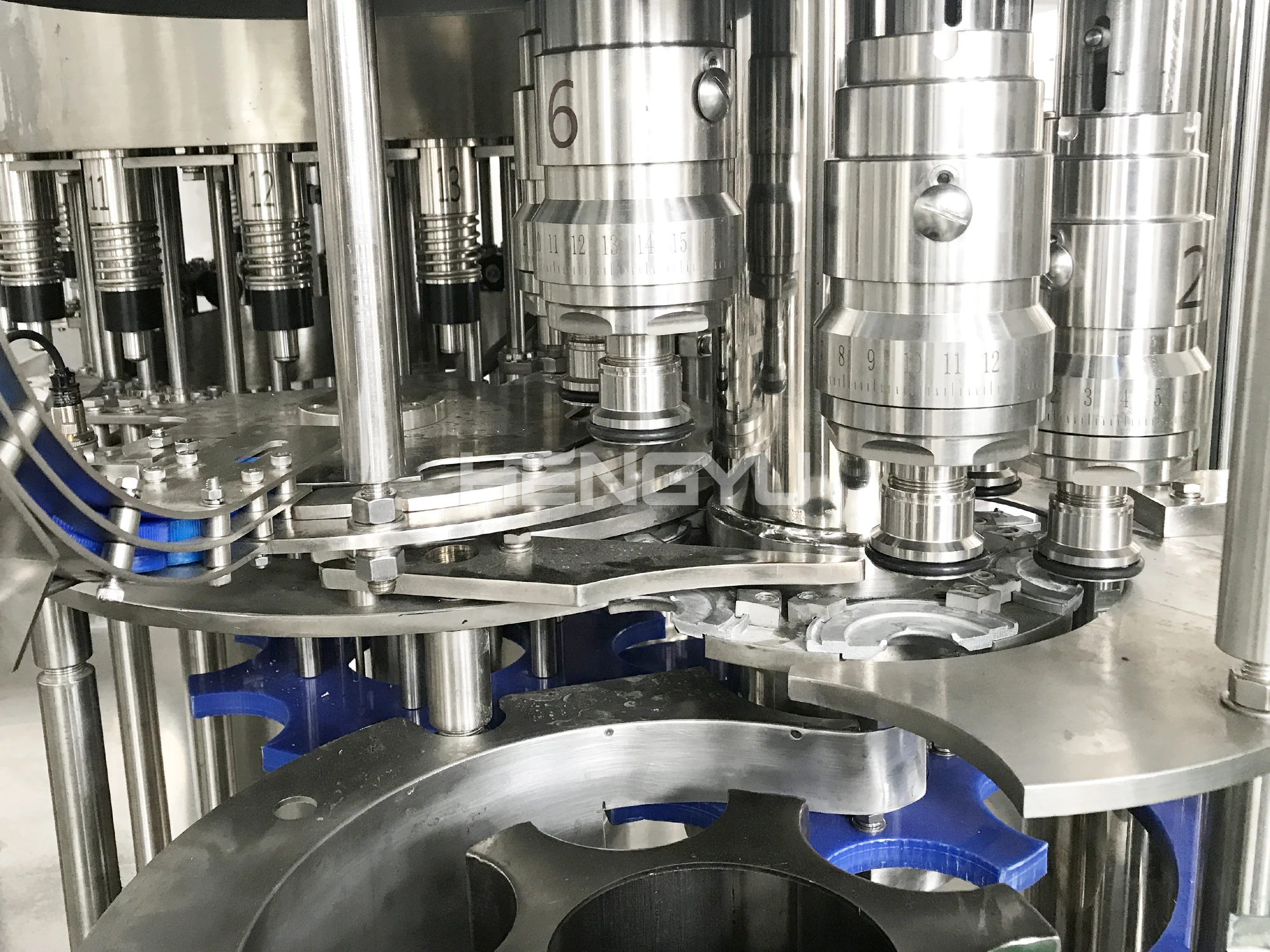 Semi automatic plastic bottle making machine mineral water filling project