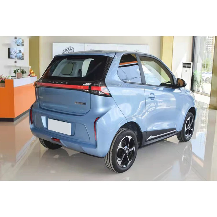 Four Wheeled High Speed Electric Car For Adults Five Colors 766L Capacity Large Size With Air Conditioning
