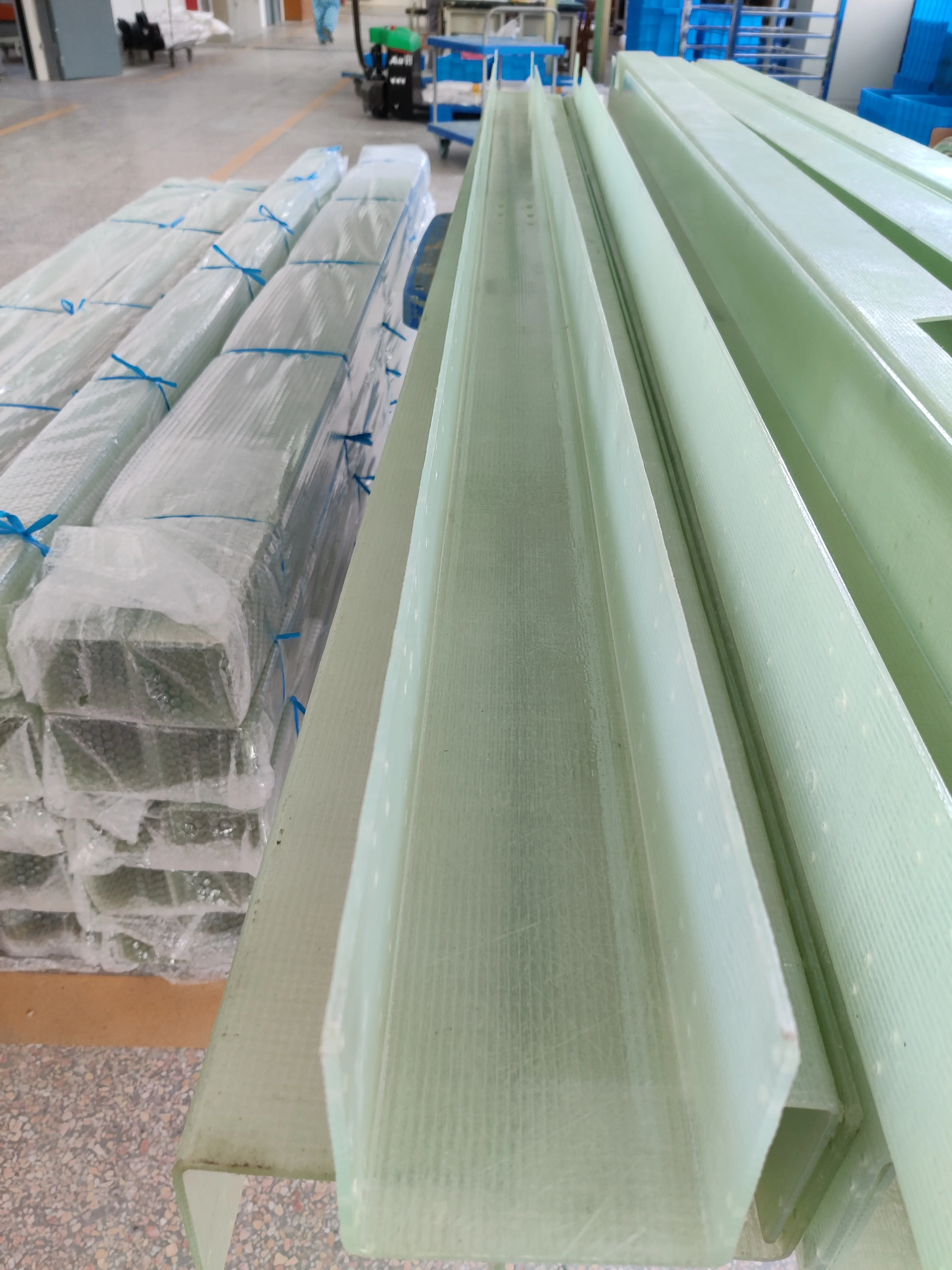 Factory custom FRP antenna housing customized fiber glass Hand Lay antenna radome