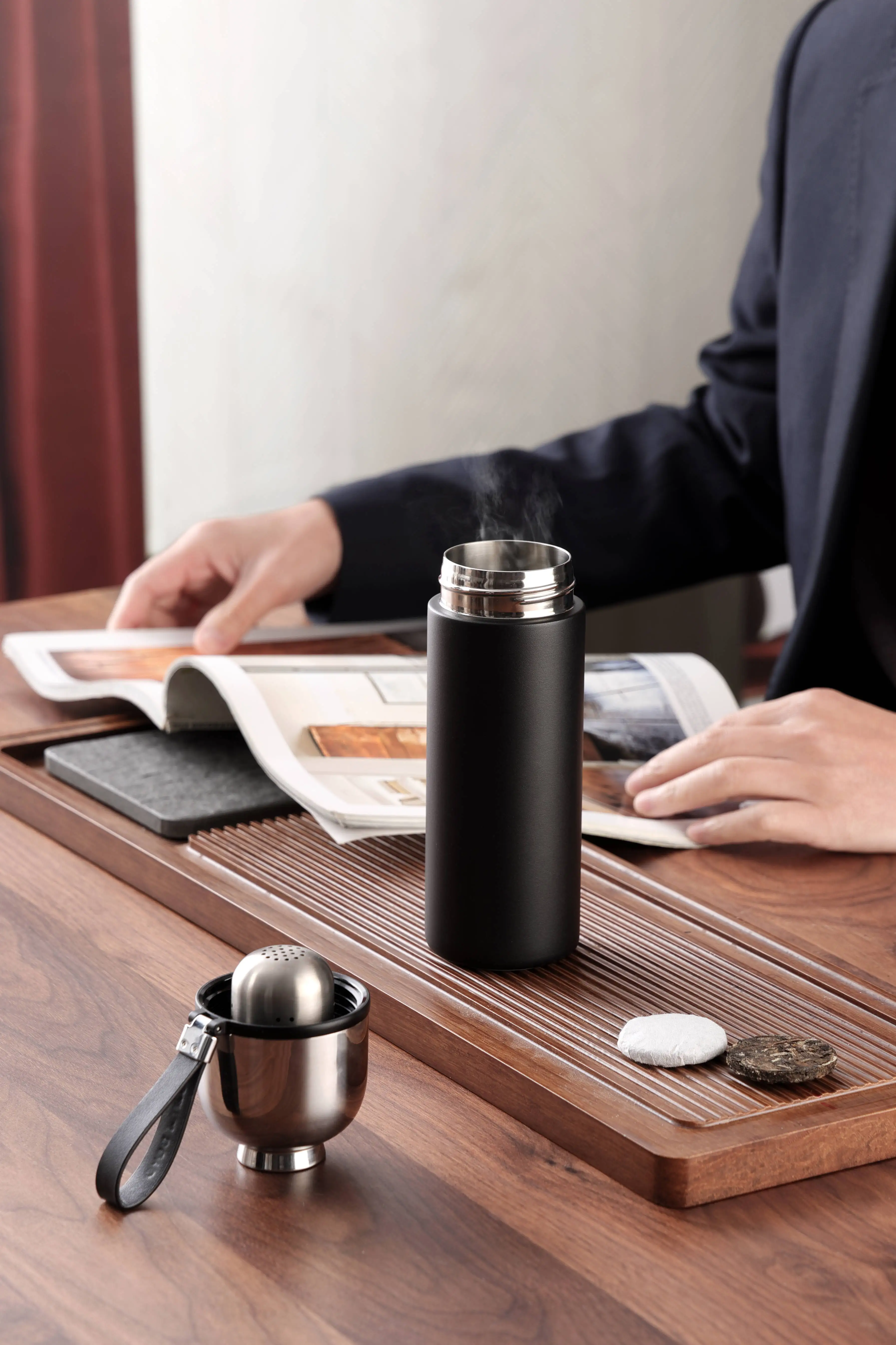 Samadoyo Latest Design Magnetic Filter Insulated Water Bottle Stainless Steel Portable Flask Travel Vaccum Flask