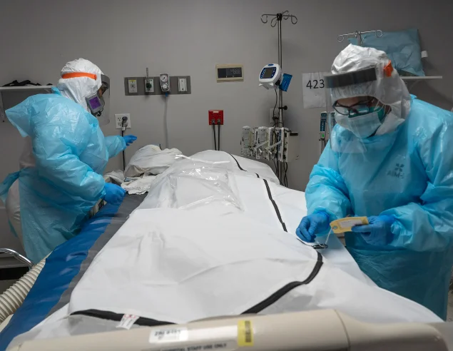 Heavy-Duty Waterproof Funeral Coffin Disposable Adult Body Bag with Built-In Handle for Hospital Use