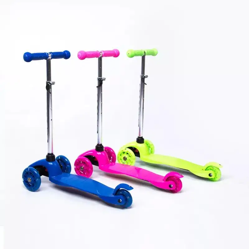 Cheap price 2 wheel front 1 rear 3 PU flashing wheels kick scooter kids