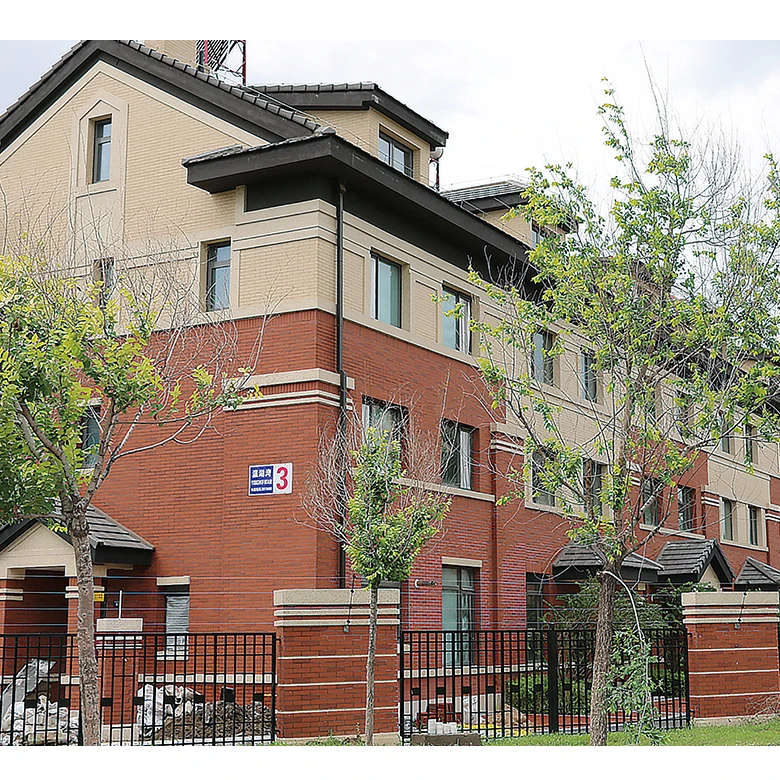 Терракотовая форма для садового ограждения