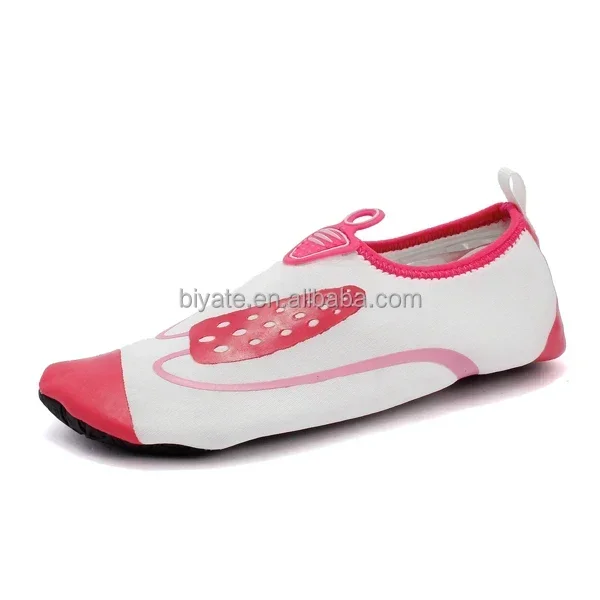 Rubber children swim water shoes beach surfing shoes for kids girls