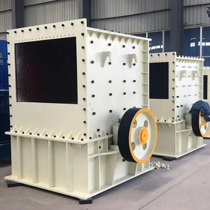 High quality new design low price  Integrited granite basalt  rock mobile box-type heavy hammer crusher