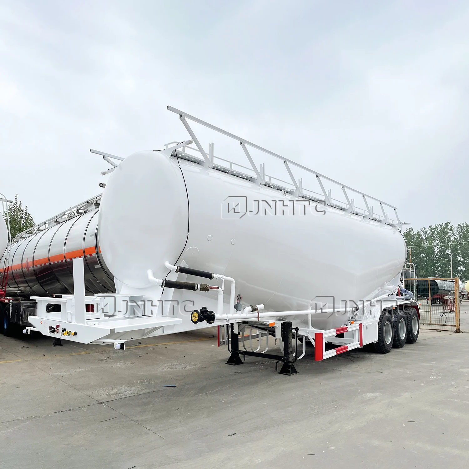 Factory Price 3 Axles bulk cement tank trailer Dry Powder cement tanker semi trailer For Sale