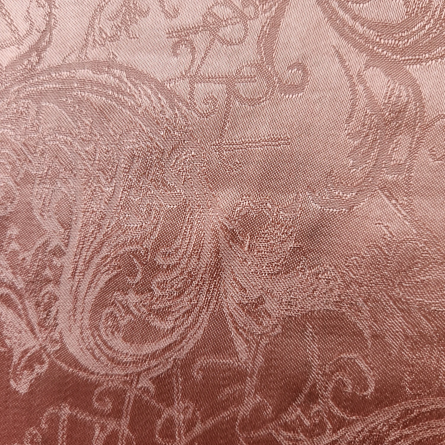 58% вискоза, 42% вискоза, жаккардовая ткань с узором пейсли