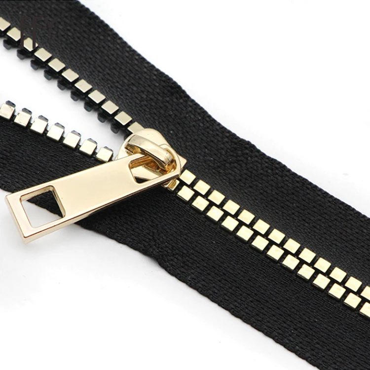 Hot Selling Customized Colour Bags Clothes Waterproof Sliders Plastic Zipper