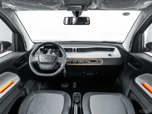 Мини-ЭВ-автомобиль eec coc новые энергетические транспортные средства wuling mini ev подержанные автомобили changan электромобиль
