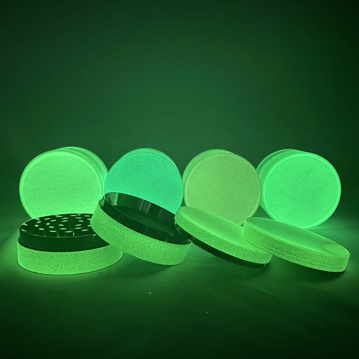 New Arrival Luminous 44-63mm 4 Layers Custom Herb Grinder Zinc Alloy Glow In The Dark Herb Grinder