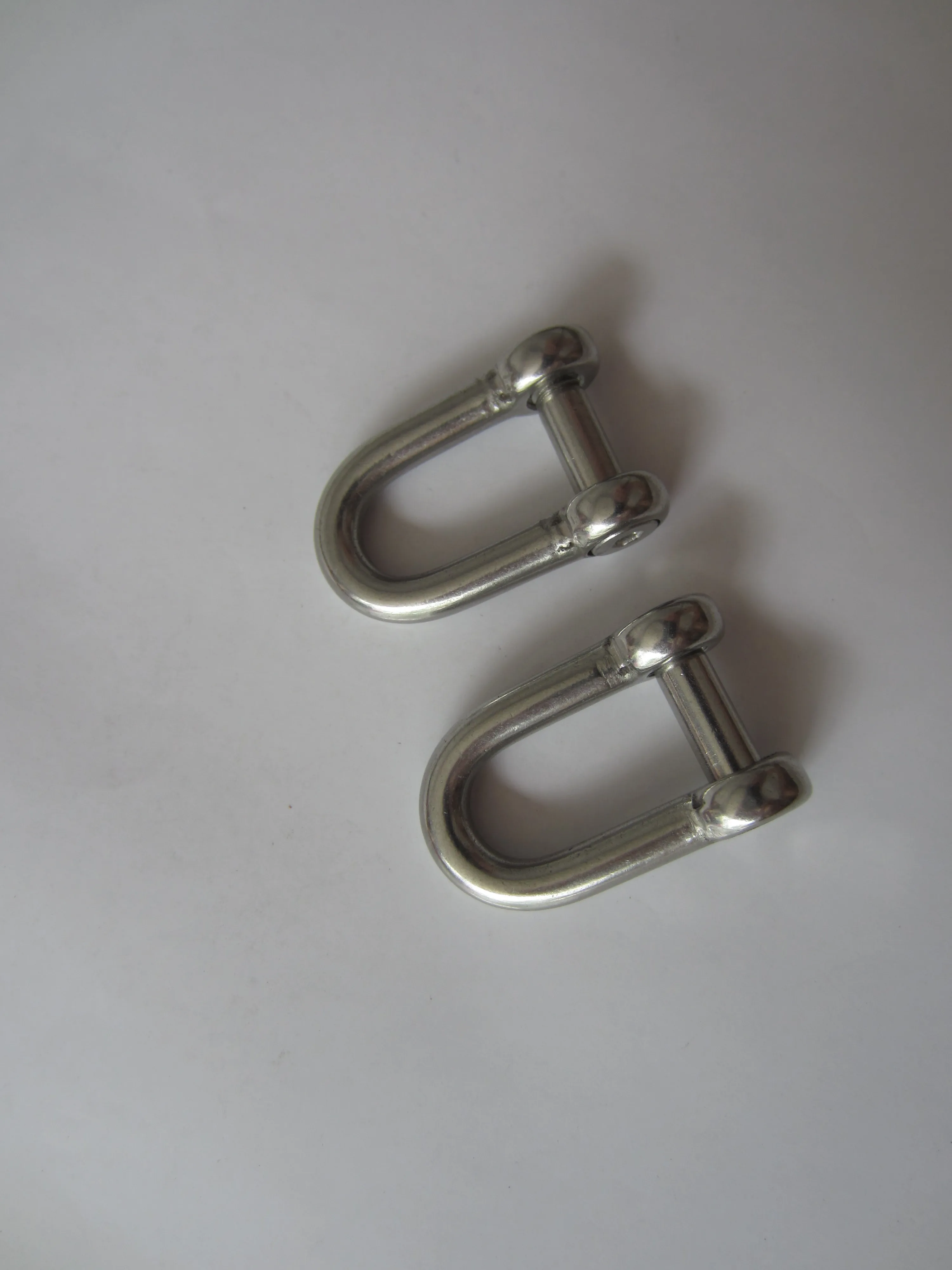 Stainless steel Straight Dee Shackle With Flush Slotted Bolt for marine and industrial rigging aplications