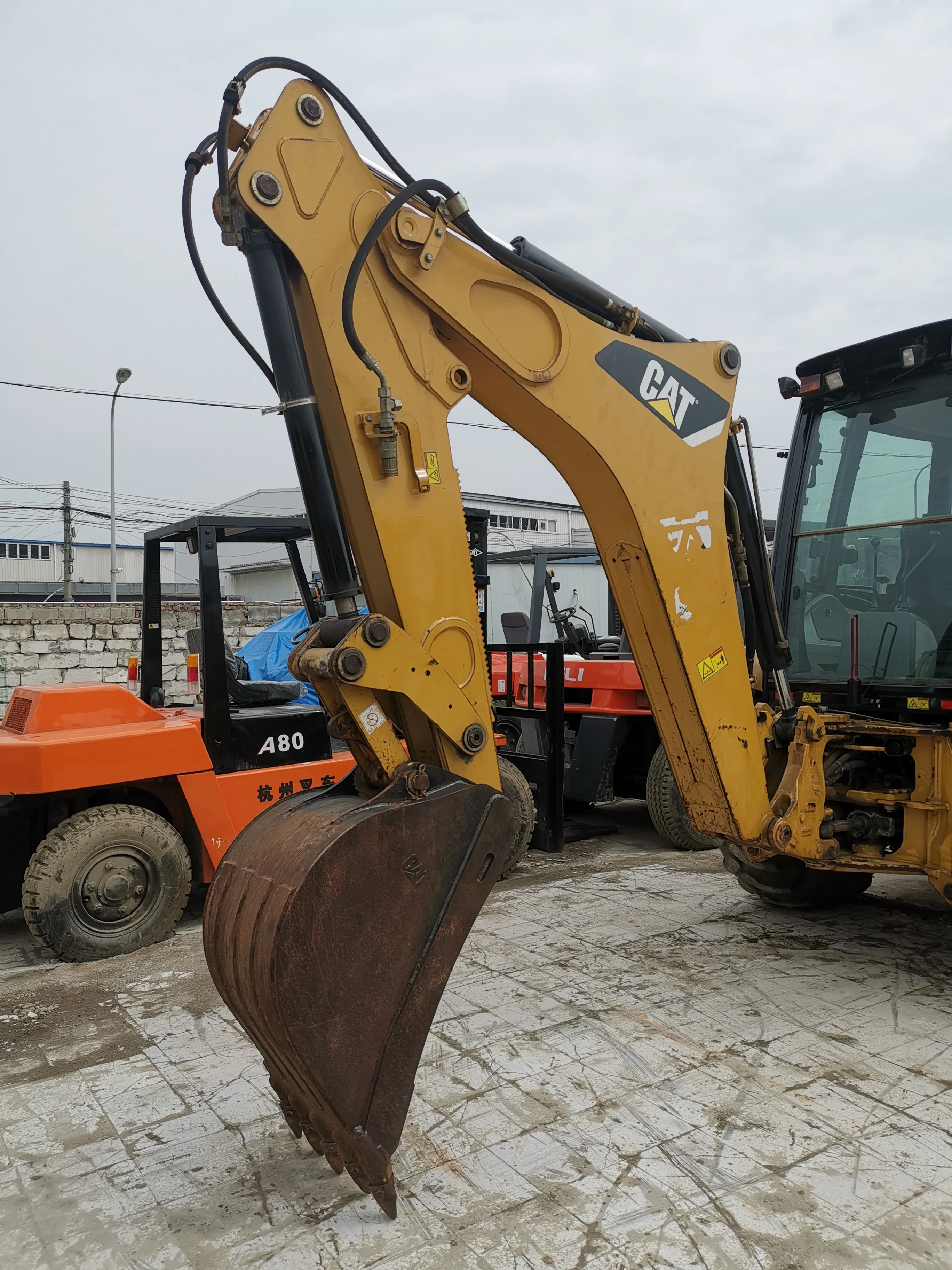 Экскаватор-погрузчик CATERPILLAR 416e 420e 430f б/у cat 416