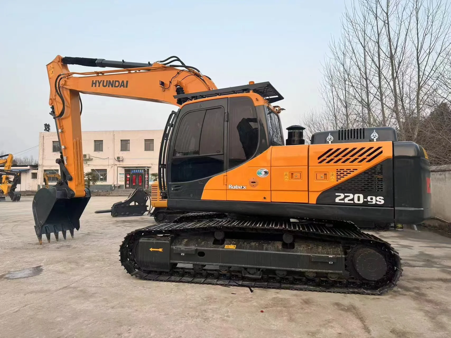 22 Ton Hyundai 220LC-9S Used excavator for sale and other Hyundai second hand Excavators for sale in China