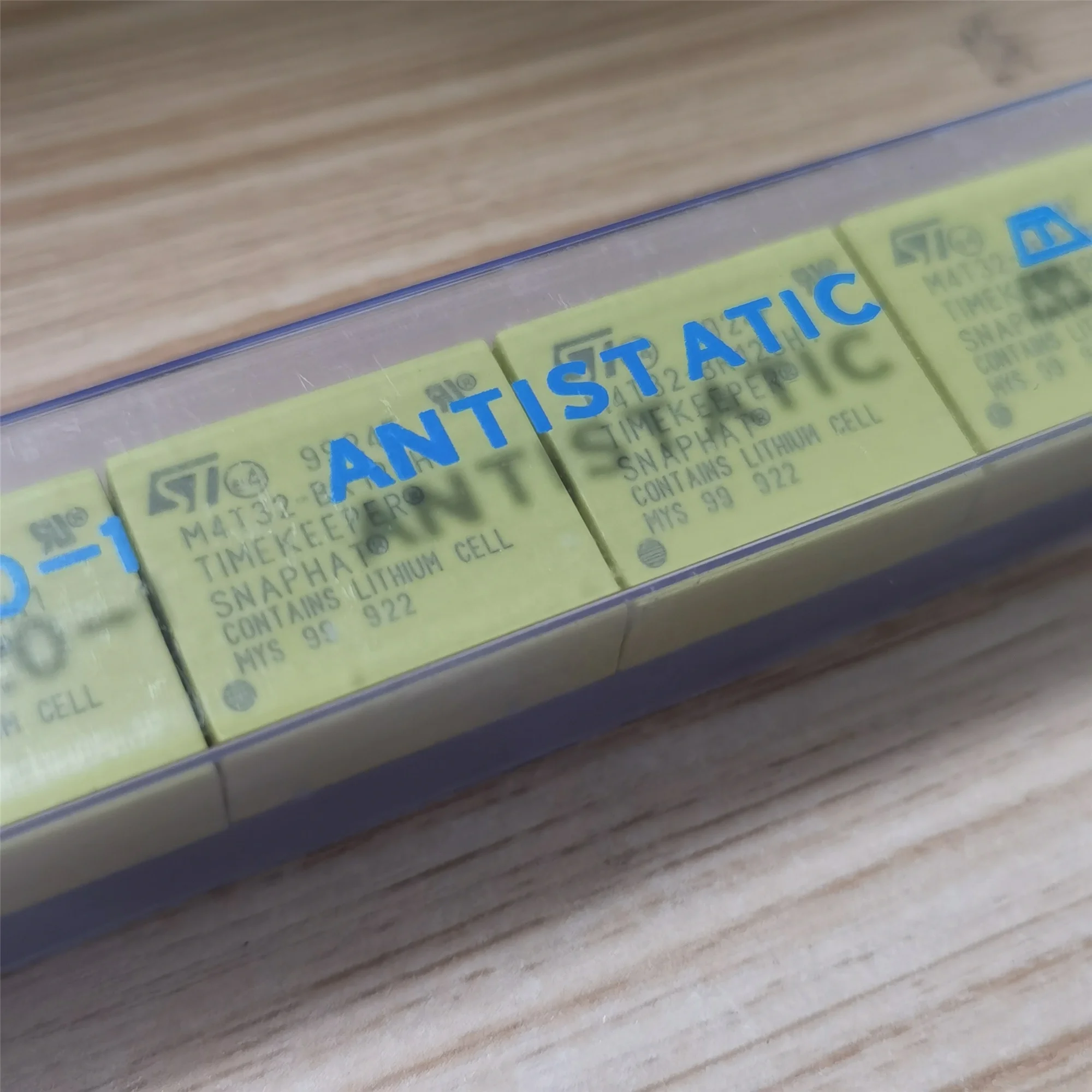 Original M4t32-Br12sh Detachable Lithium Power Source 4-Pin Snaphat Tube timekeeper IC Chip M4t32-Br12sh1 In Stock