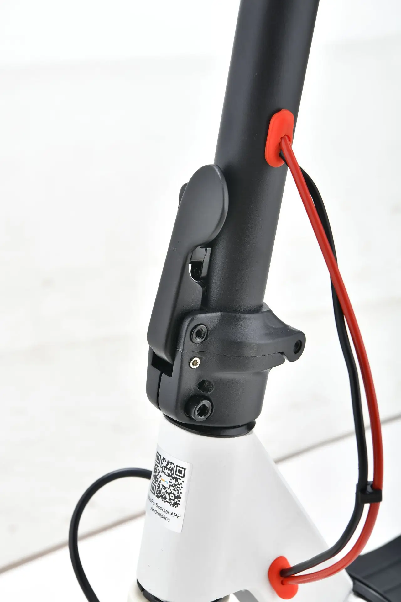 Fast Delivery Wholesale Price 250W Electric Kick Scooter 8.5 inch 2 wheels Foldable Electric Scooter