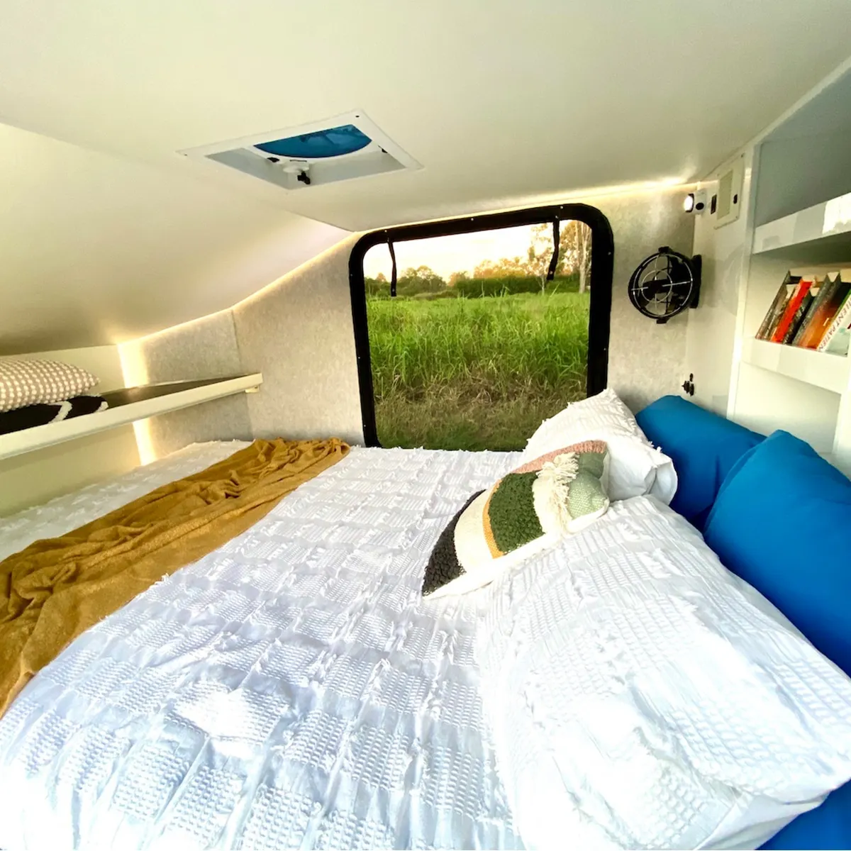 Manley High Quality Tiny Small Camper Caravan Camper Rvs Travel Trailers Camper Camping and Travel With Bathroom