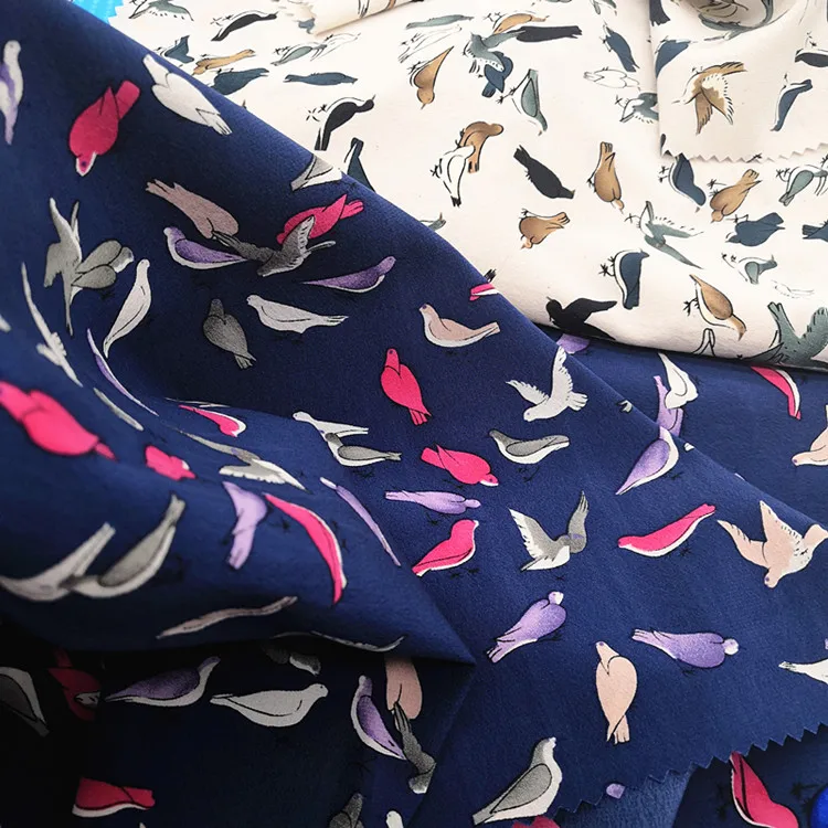 Изготовленная на заказ шелковая ткань крепдешина с принтом и песком для платьев и одежды