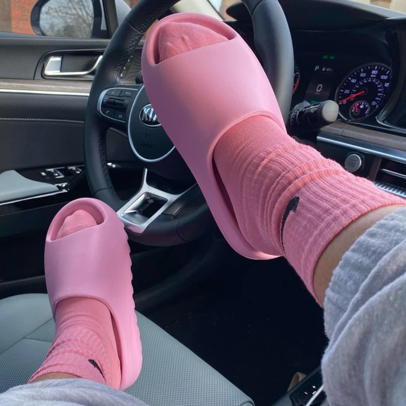  2021yeezy shoes wholesale soild color anti slip eva flat unisex women beach yeezy inspired slides