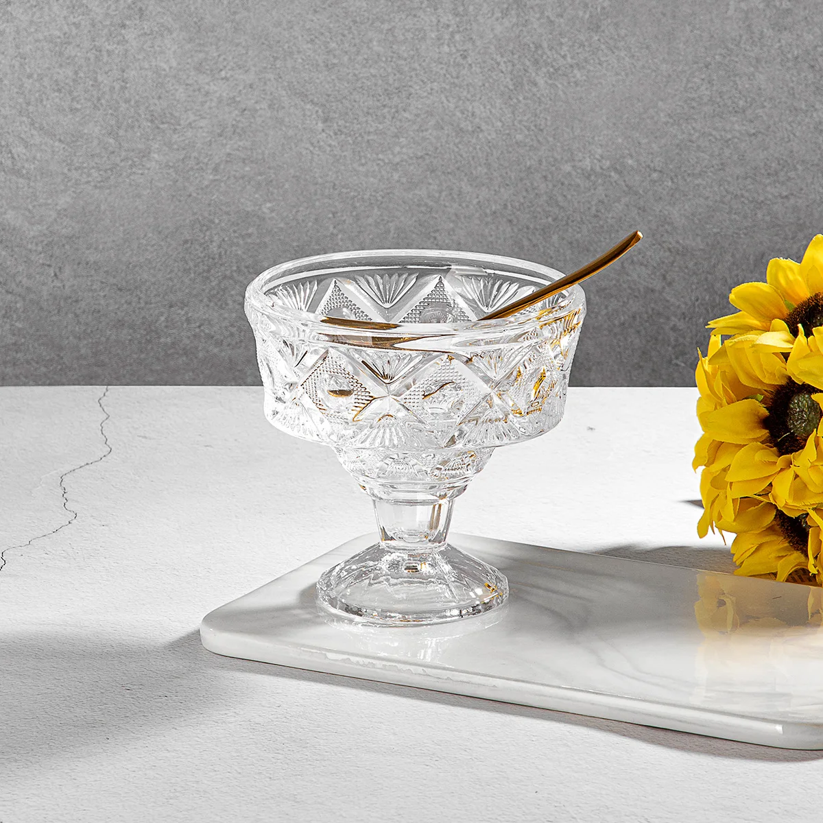 JINGHUANG GLASSWARE Creative Embossed Tall Glass Ice Cream Cup Dessert Yogurt Cups Ins Cold Glass Drinkware Milkshake