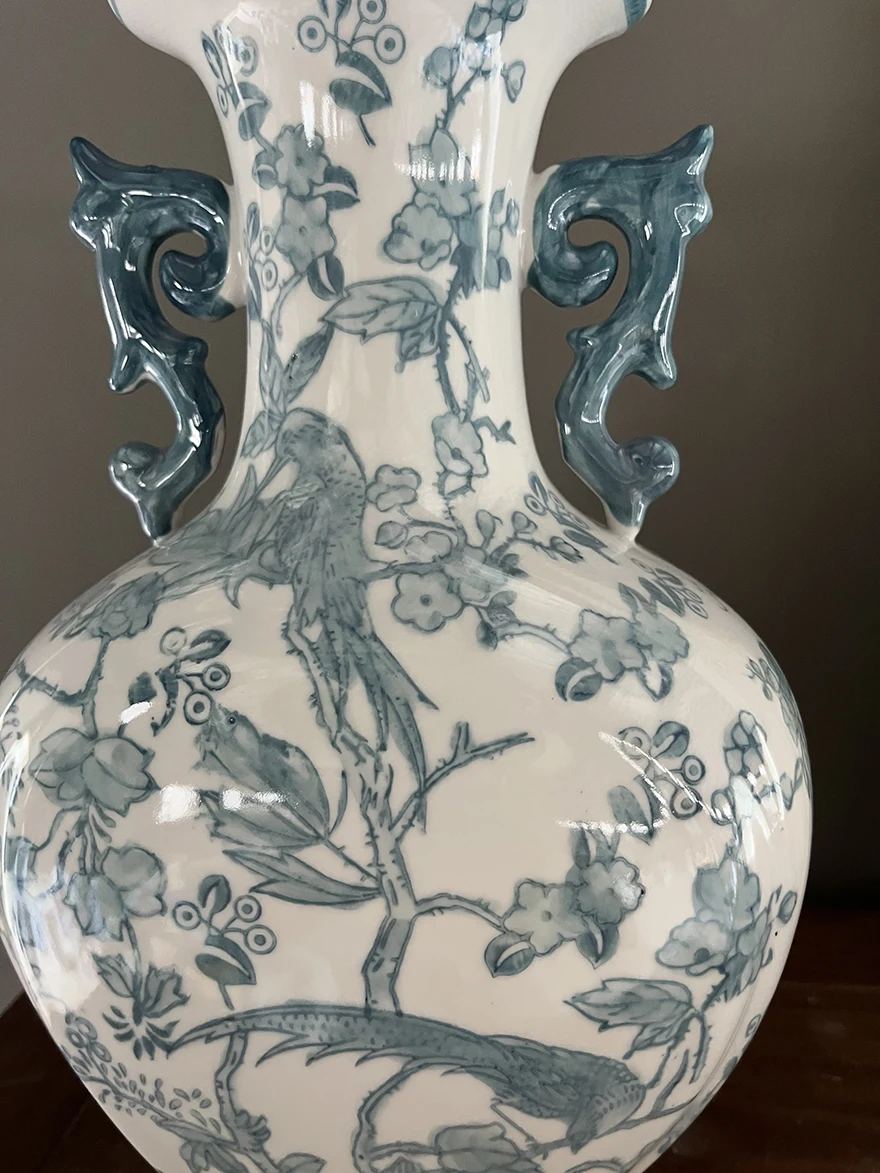 Very Fine Antique Chinese Cloisonne Vase An extremely rare and important blue and white porcelain vase