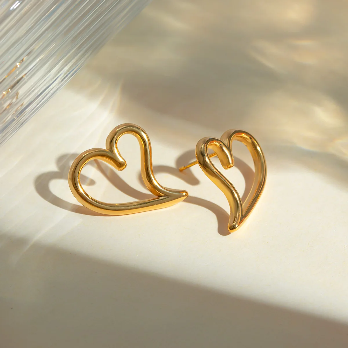 New Trend Heart Shape Earrings Stainless Steel Heart Hollow Stud Earrings Waterproof Trendy Fashion Charm Jewelry Gift