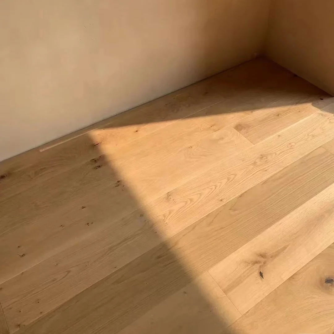 Multi Layer Engineered Wood Flooring Wire Brushed European Oak Wooden Floor Prefinished Wide Plank