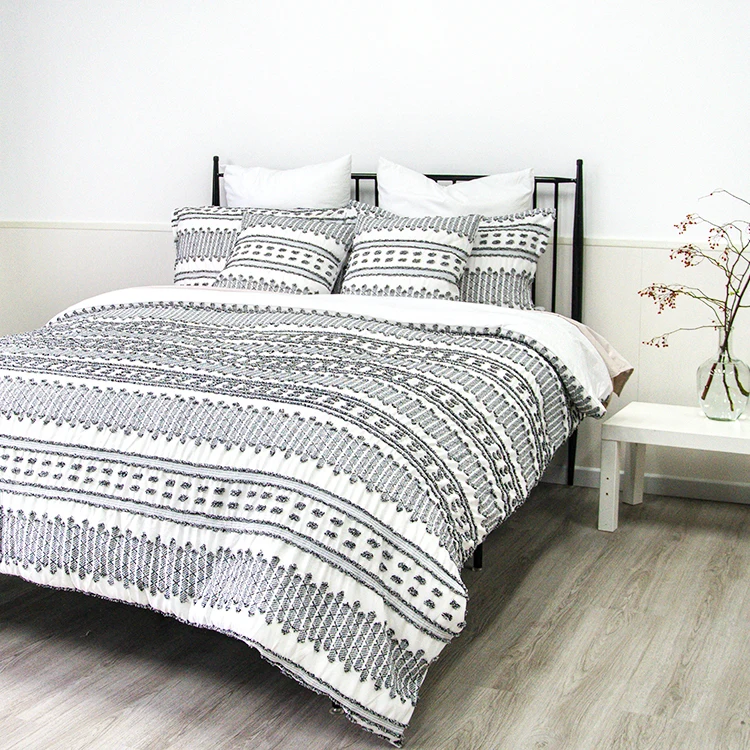 King Home Decor Sheets Clipped Jacquard Nice Price Microfiber Duvet cover set Soft Tufted bedding set Elegant Bed Linen