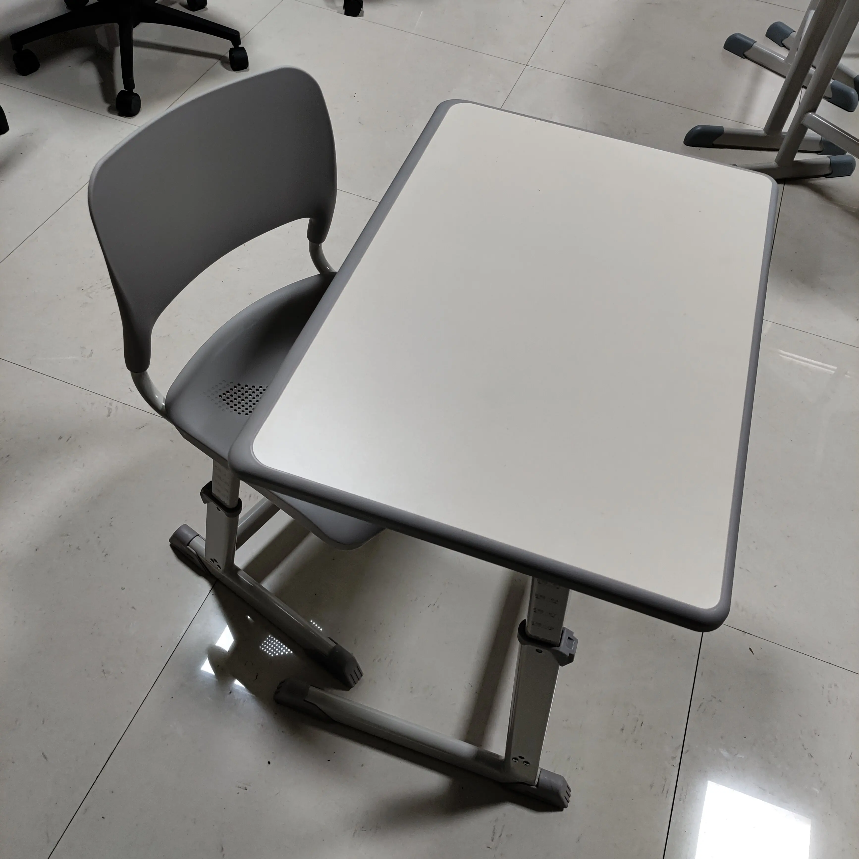 School Furniture Student Table and Chair Simple and White  Furniture for High School Students Classrooms Desks and Chairs