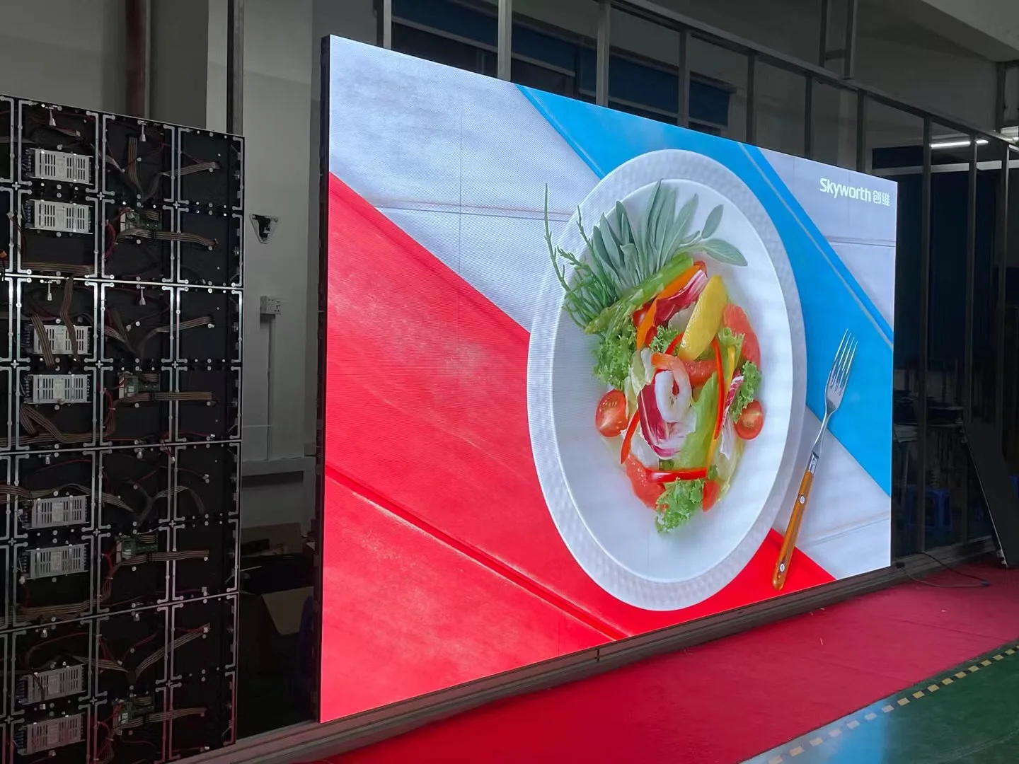 High brightness Full Color Tube Chip Color 576x576mm cabinets Screen Dimension for P6 Outdoor led panel display