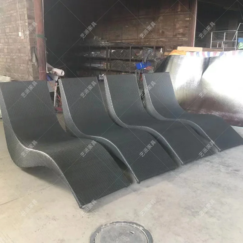 Leisure Outdoor Rattan  Sun Bed Rattan Wicker Chaise Lounge Black outdoor sun loungers