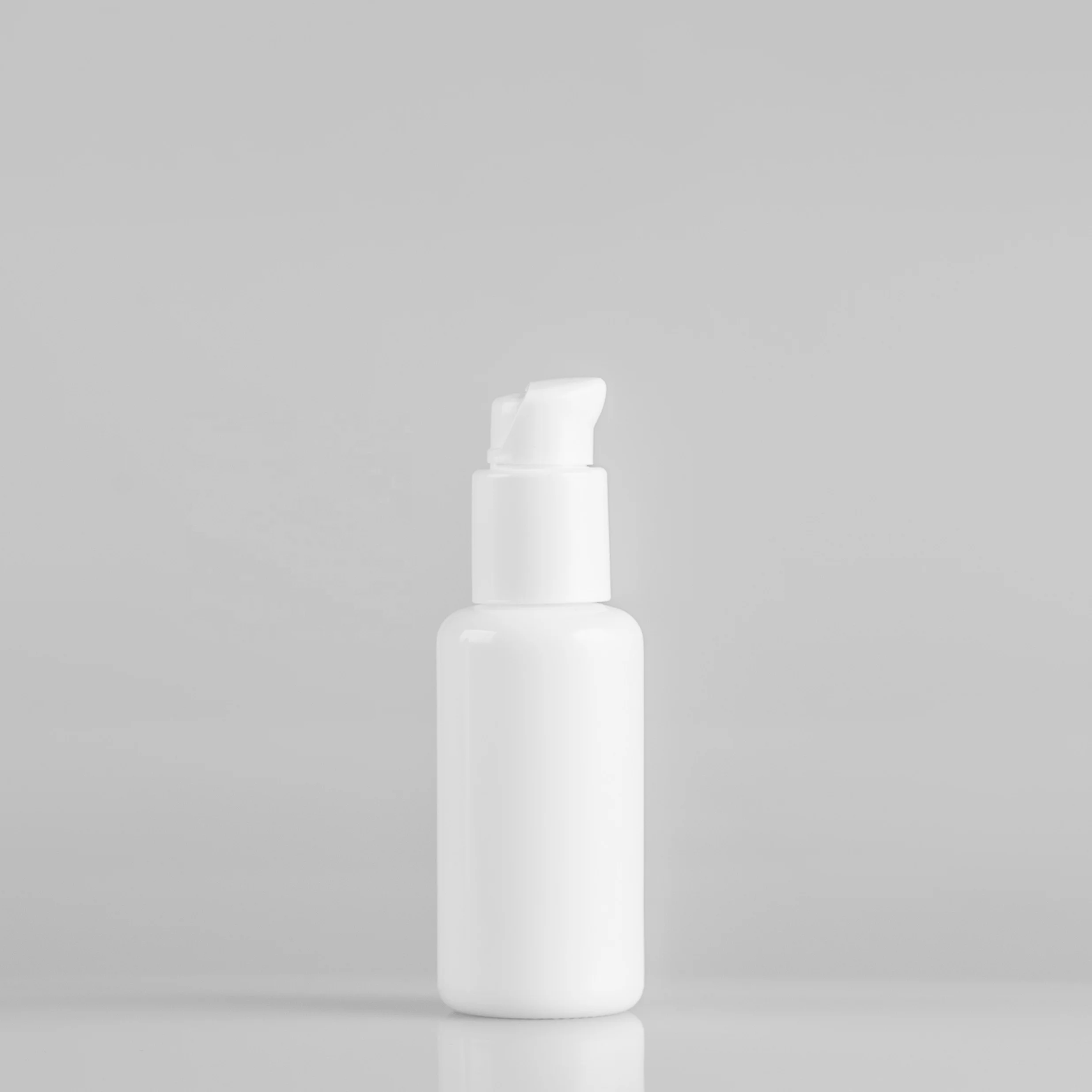 Recyclable skincare packaging 40ml opal glass bottle for serum and toner packaging with treatment pump